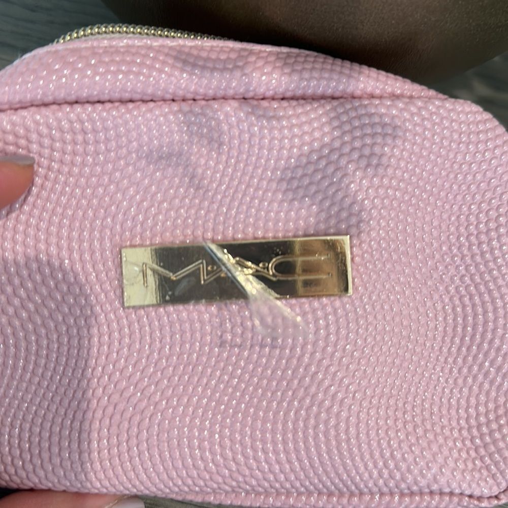 M.A.C Cosmetics bag and goodies - Picture 2 of 7